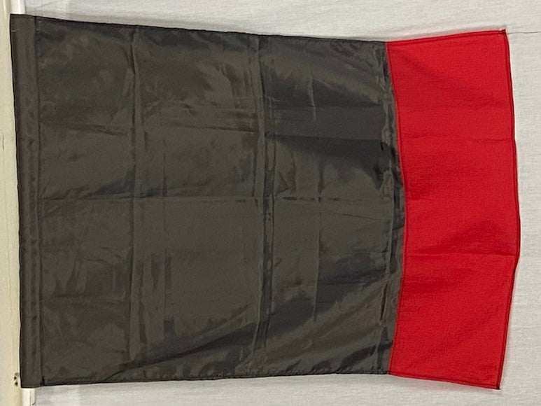 5 red charcoal color block flags