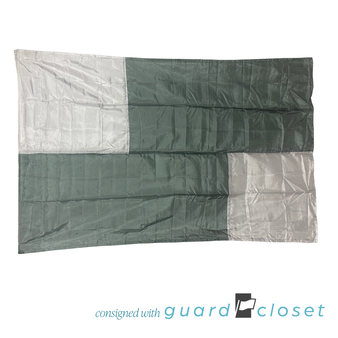 12 White and grey rectangle flags