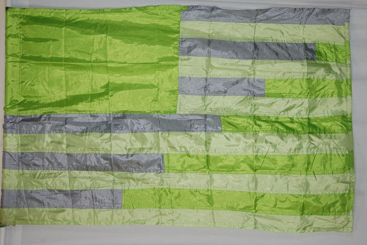 10 Green Gray Flags