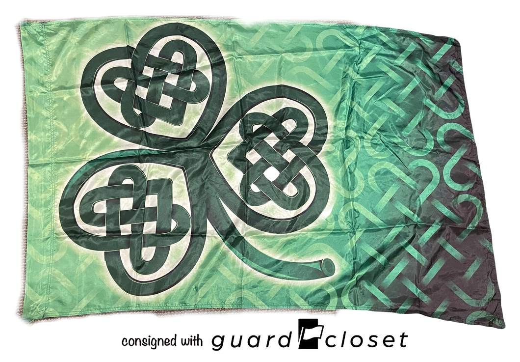 15 green Celtic flags