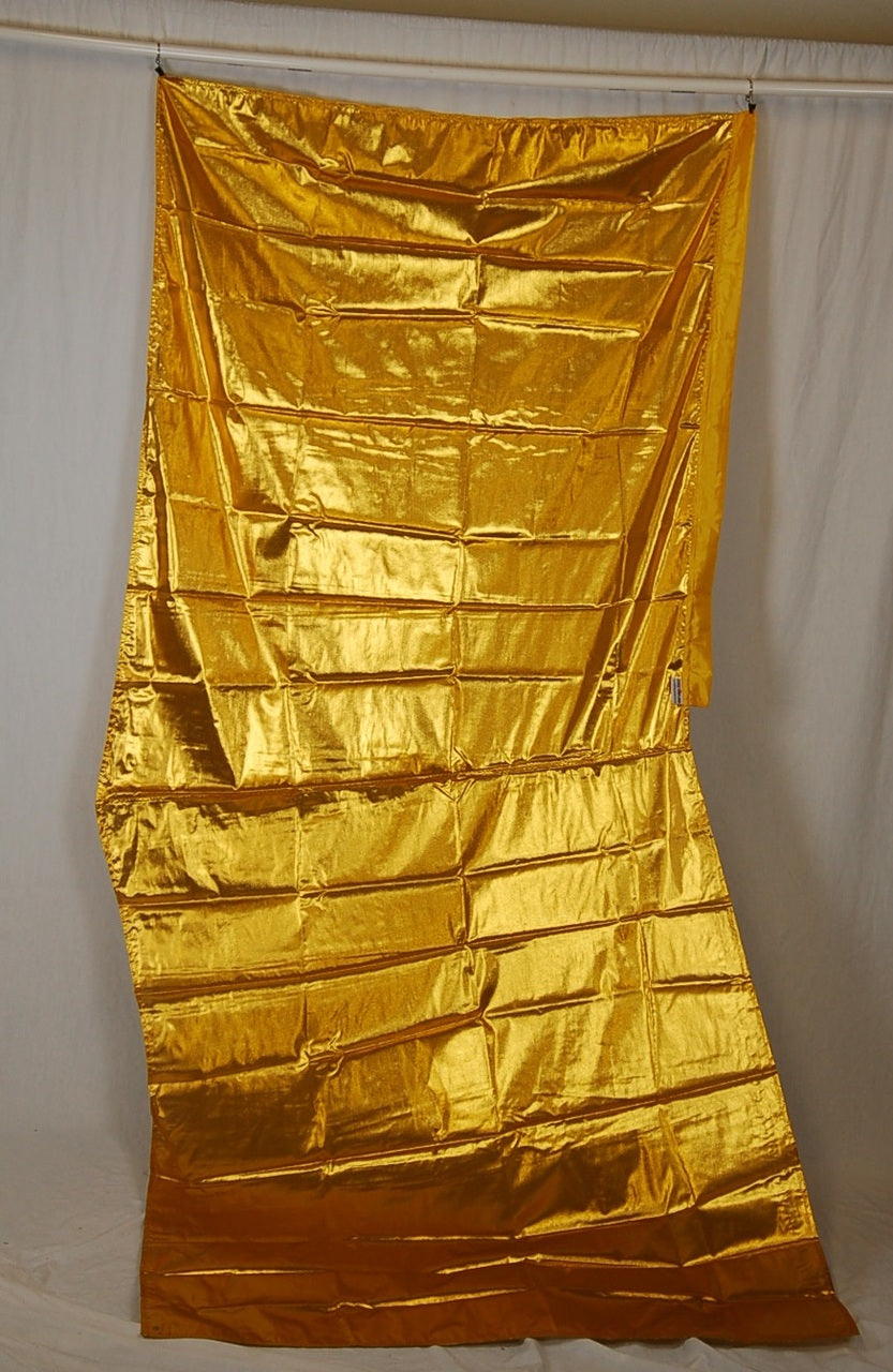23 solid gold banners