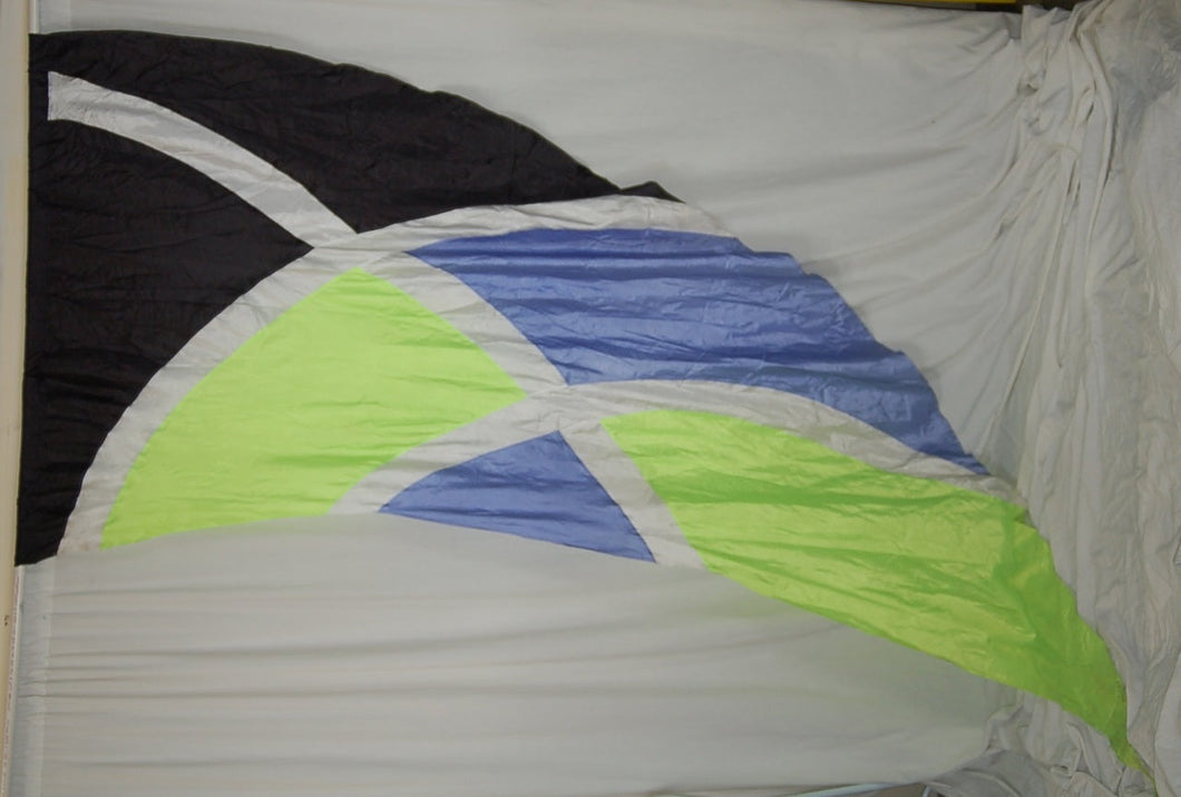 8 Green/blue Flags