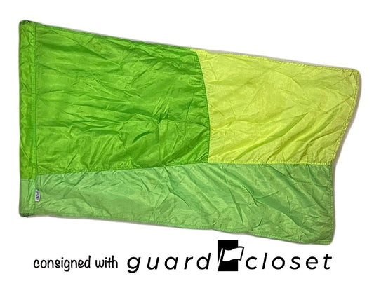 12 green colorblock flags by Style Plus