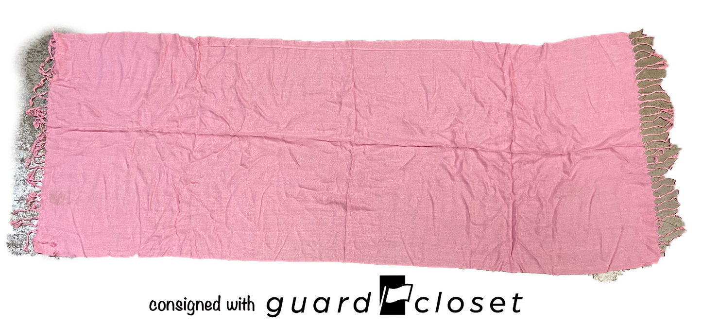 14 pink scarves
