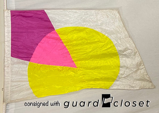 7 white yellow pink flags