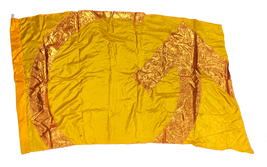 11 gold arrow flags