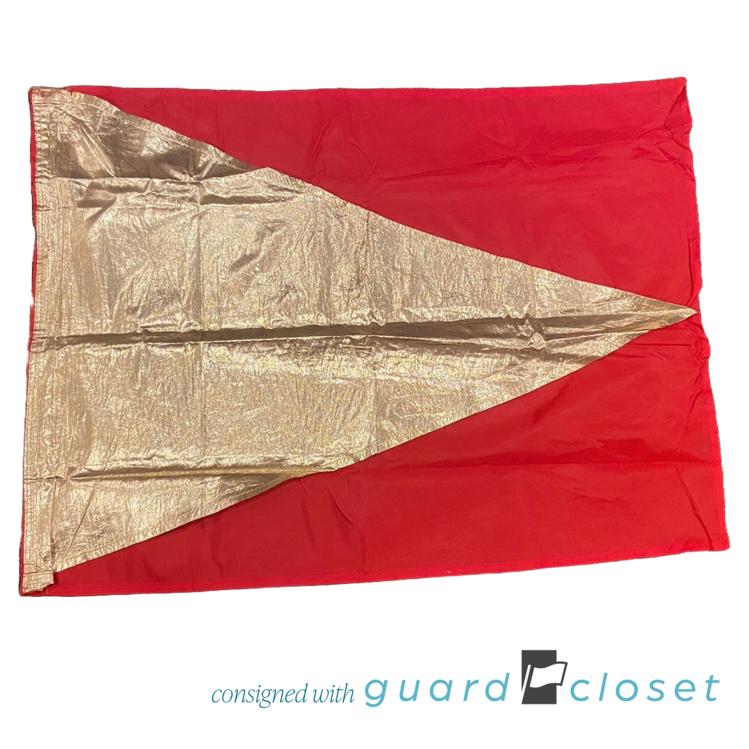 20 red gold flags
