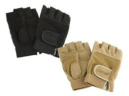 Gateway Black Ever-Dri Guard Gloves equip